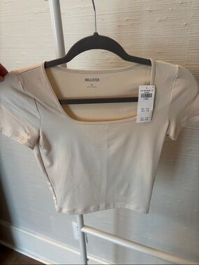 NWT Hollister Women's Cream Square-Neck Crop Top